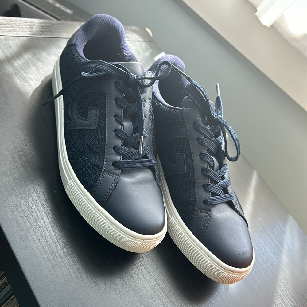 G/FORE disrupter women’s golf shoes like new, worn twice. navy blue. Size 9